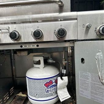 BBQ Grill & Propane Tank full 3