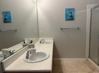 Room share in a 4 bedroom and 2.5 bath 2000 sq ft single family house 3