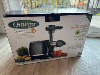 Omega cold press juicer 2