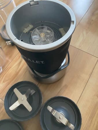 Urgent moving Nutribullet (blender) 3