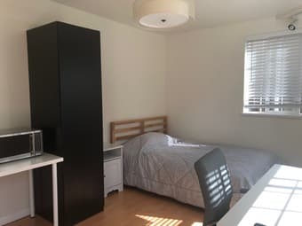 Palo Alto Furnished Room with Own Bath - Available now until 12/27 1