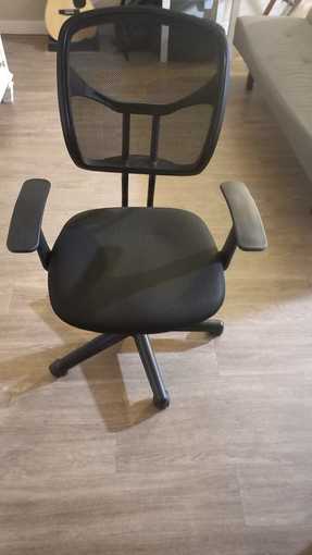 SUPER CONFORTABLE OFFICE CHAIR - LAST CALL - PICK UP TODAY @ MOUNTAIN 1