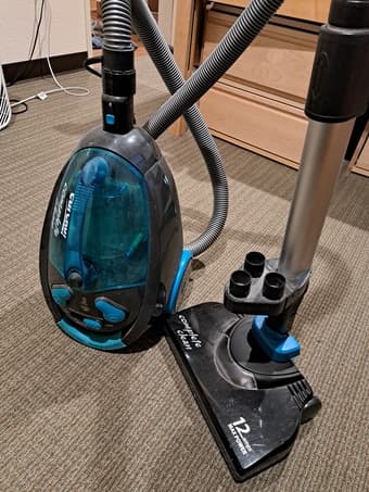 Vacuum cleaner 1