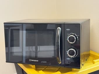 Microwave - very new 1