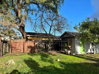 $400 / 200ft2 - Garage space for rent (redwood city) 1