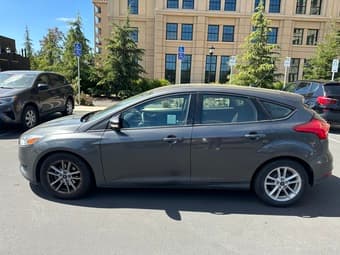 Ford Focus 2017 - $13,000 1