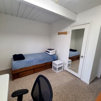 FURNISHED BEDROOM IN QUIET ATTRACTIVE SOUTH PALO ALTO HOME 2