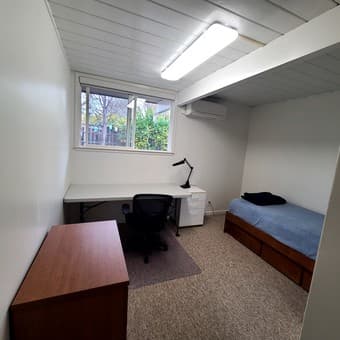 FURNISHED BEDROOM IN QUIET ATTRACTIVE SOUTH PALO ALTO HOME 3