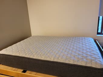 Full sized Beautyrest mattress 1