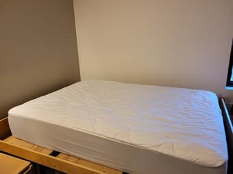 Full sized Beautyrest mattress 2