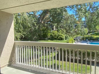 Sunny 1 bed/1 bath in Sharon Heights, 5-10 min bike ride to campus 1