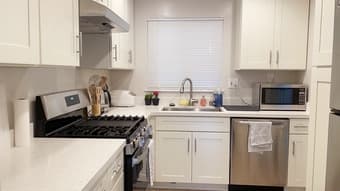 1 bedroom in 2BR/1BA house, 15min bike ride to Stanford [female only] 3