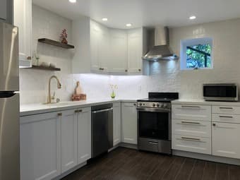 Private studio sublet, March 12th - April 5th, Redwood City hills 1