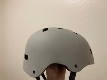 Gender neutral helmet (rey) 2