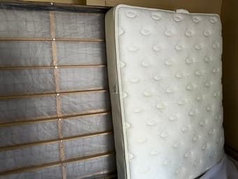 Queen mattress and box spring 3