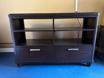 Cort TV unit 1