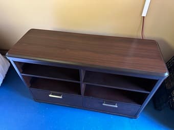 Cort TV unit 2