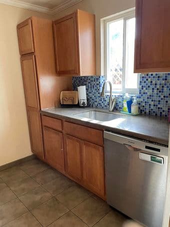 Looking for Roommate, 2p/1b Furnished Apartment Downtown Menlo Park 2