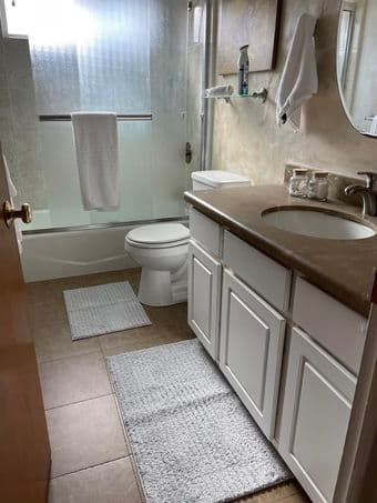 Looking for Roommate, 2p/1b Furnished Apartment Downtown Menlo Park 3