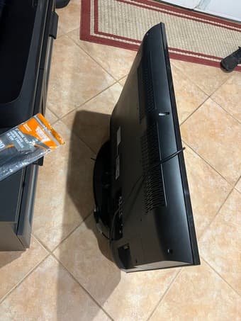 32in 1080p Samsung TV 2