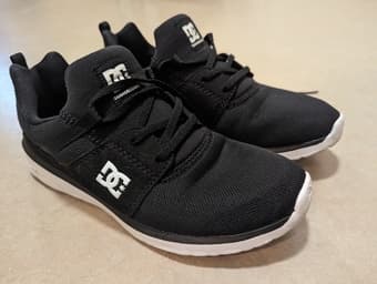 DC shoes men's size 8 2