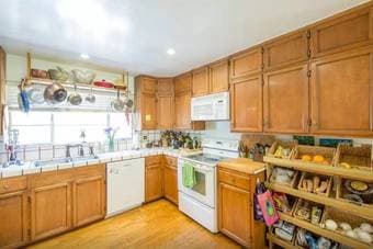 Corner Room in Los Altos Hills Ranch 2