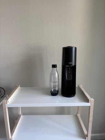 Soda Streaming Machine/sparkling water maker 1