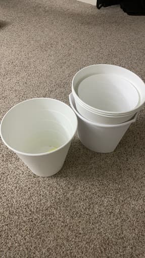 Trash bin 1