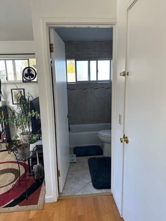 July 1: 6 person home in Palo Alto. Master Bedroom. No Summer option. 2