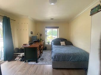 $1265: 1 bedroom in a spacious 3 Bed 2 Bath condo in Menlo Park 2
