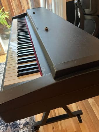 Roland HP 1700 Digital Piano 1