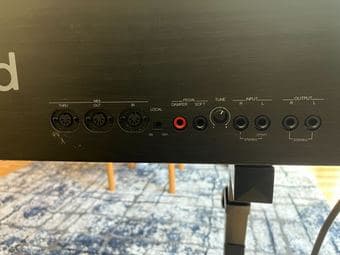 Roland HP 1700 Digital Piano 2