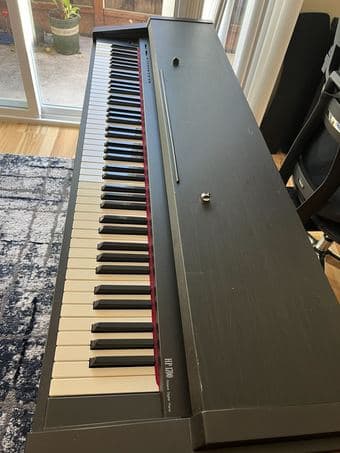 Roland HP 1700 Digital Piano 3