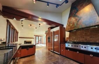 Lux Bedroom or Master Bedroom with Stanford Grads next to Campus 2