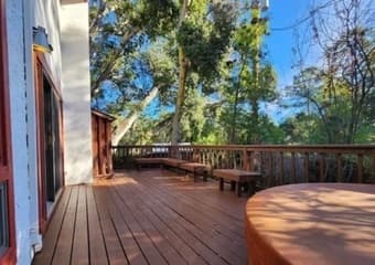 Lux Bedroom or Master Bedroom with Stanford Grads next to Campus 3