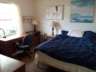 Furnished room in Redwood City 1