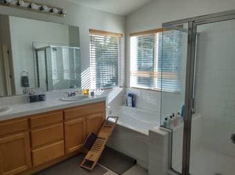 Free NOW - Master Room in beautiful big house - 15min to Stanford 3