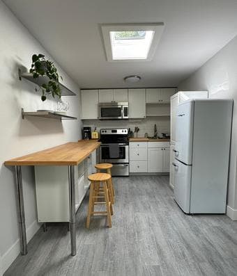 Brand new Studio in Oakland available - June 2