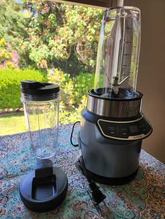 Ninja Nutri Pro Personal Blender with Auto-iQ 1