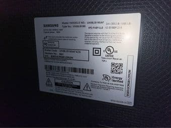 Samsung 1080p 50x30 inch Smart TV 2