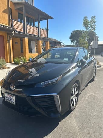 Toyota mirai 2017 3