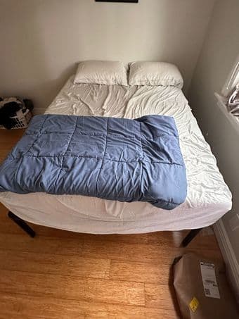 Bed frame, mattress and pillows 3