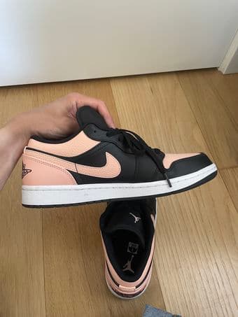 Nike Jordan 1 Low Crimson Tint -- Size 9 US Men 3