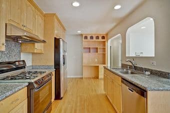 Large Palo Alto Master Bedroom - Couples Welcome! 2