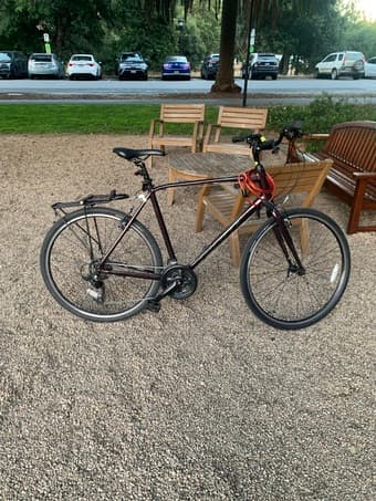 For sale: 32” monitor and Giant bike. (170$, 350$) OBO 2