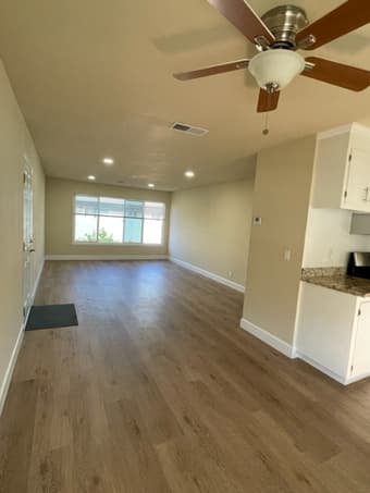 Recent grad, looking for female roommate for San Carlos apartment 1