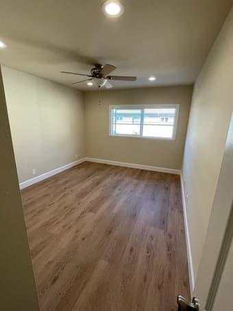 Recent grad, looking for female roommate for San Carlos apartment 3