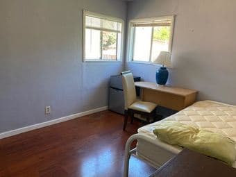 $890 private furnished room in 4br/1BA Menlo Park for rent from now 3