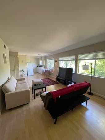Furnished bedroom available in2B/1B immediate move in(short/long term) 1