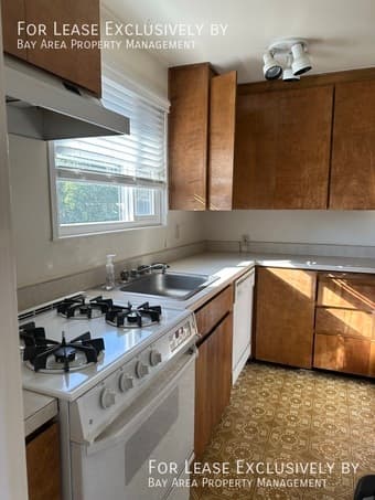 2,200 1Bed/1Bath avalible August 1. W/S/G Included in rent! 3